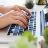 Czym są nielegalne platformy rozrywkowe online