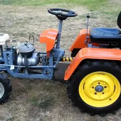 Traktor Sam: Budowa, funkcjonalność i specyfikacje tego modelu traktorów