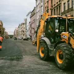 Przegląd koparko-ładowarek marki JCB - ich zastosowanie i ciekawe modele