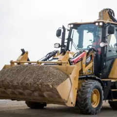 Koparko-ładowarki Cat - sprawdź modele i ceny popularnych maszyn budowlanych