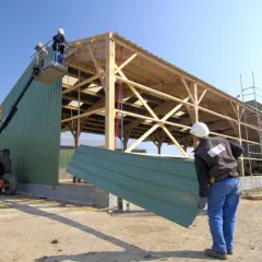 Nowe przepisy dotyczące budowy budynków gospodarczych: Co zmienia?
