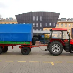  Jakie prawo jazdy potrzebne na traktor z przyczepą? Wszystko o uprawnieniach na ciągnik