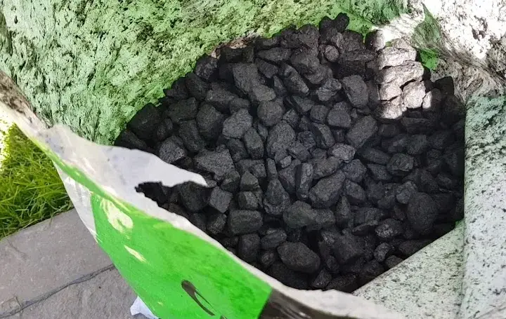 Ekogroszek PGG: Jakie są zalety i wady tego opału w sezonie grzewczym?