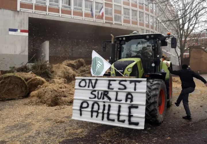 Strajk rolników we Francji: Przyczyny, skutki i najnowsze aktualności