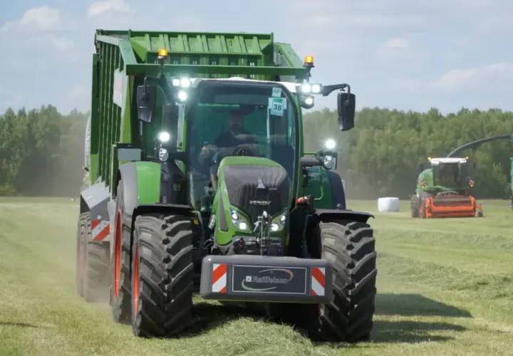 Niemiecki traktor: Jak wybrać model i efektywnie wykorzystać w pracy?