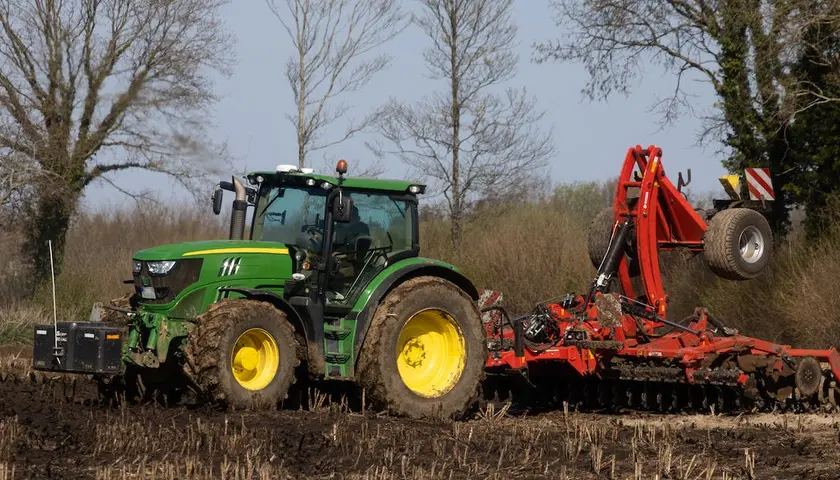  Pług 2 skibowy do mini traktorka - jaki wybrać, aby orka była efektywna?