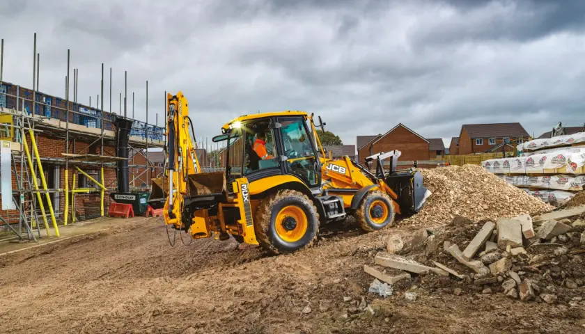  Koparko-ładowarka JCB 3CX - sprawdź opinie i parametry popularnej maszyny budowlanej
